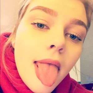 Meet your Posher, Riona